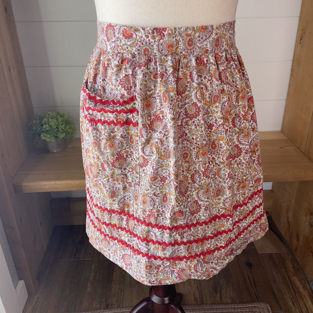 Vintage Paisley Cotton Print I/2 Hostess Cooking Apron Red Rick rack Trim Pocket